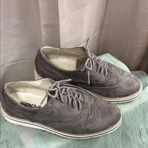 Soda Women's Taupe Suede Flats